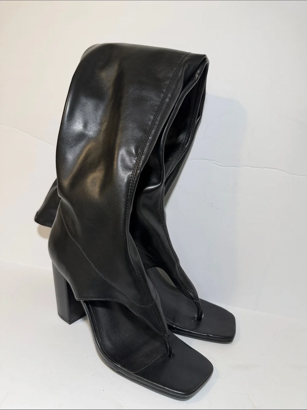 N/A sleek black